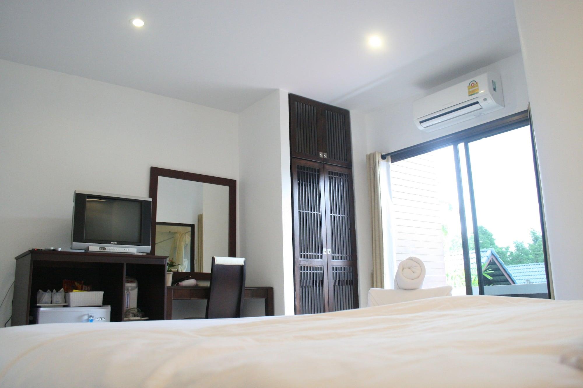 Baantalay Thungwualaen Hotel Pathiu Bagian luar foto