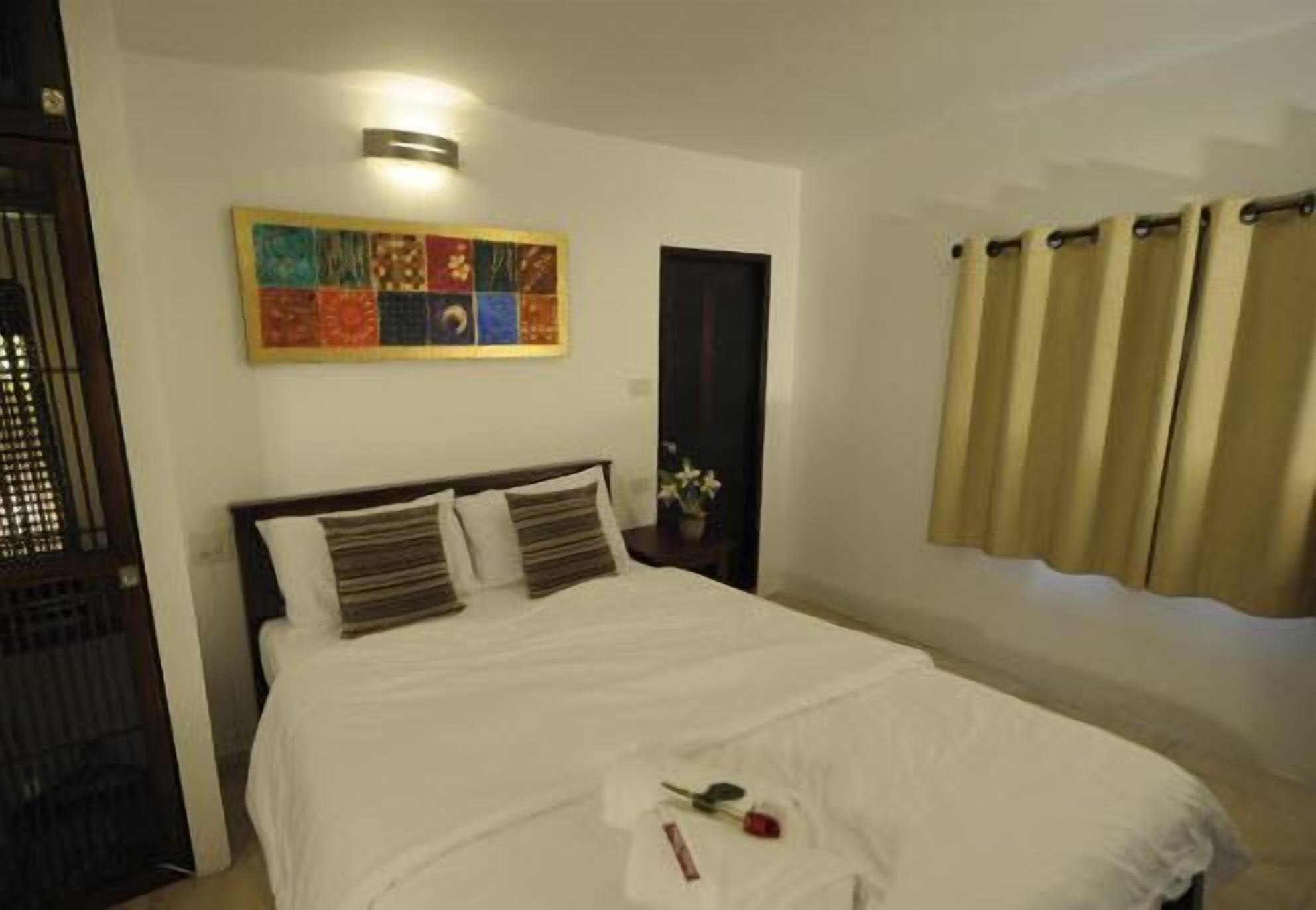 Baantalay Thungwualaen Hotel Pathiu Bagian luar foto