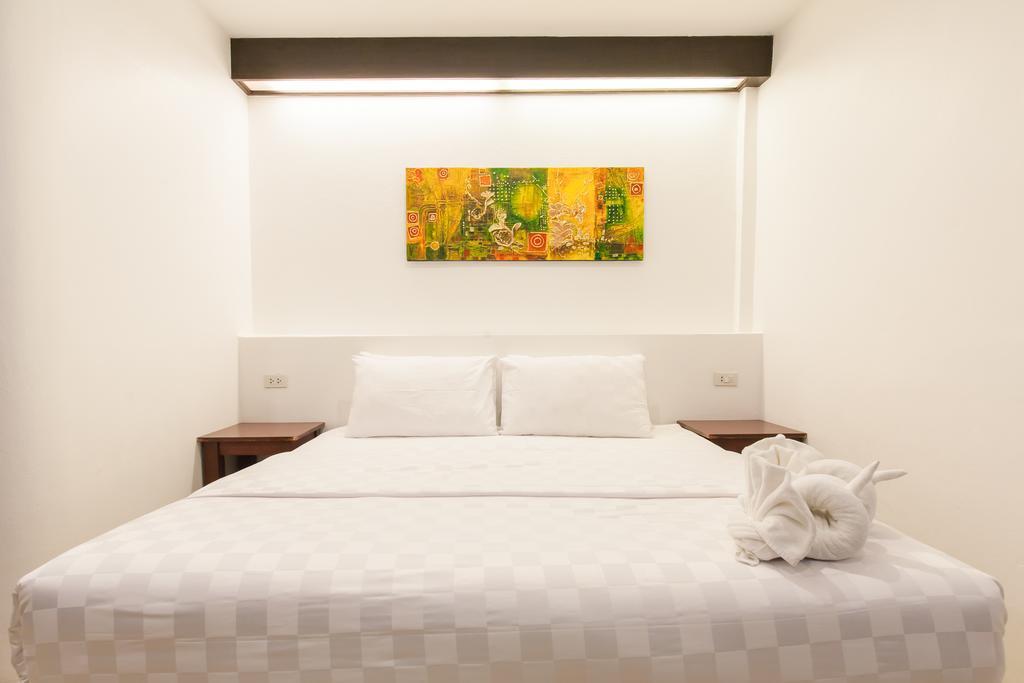 Baantalay Thungwualaen Hotel Pathiu Bagian luar foto