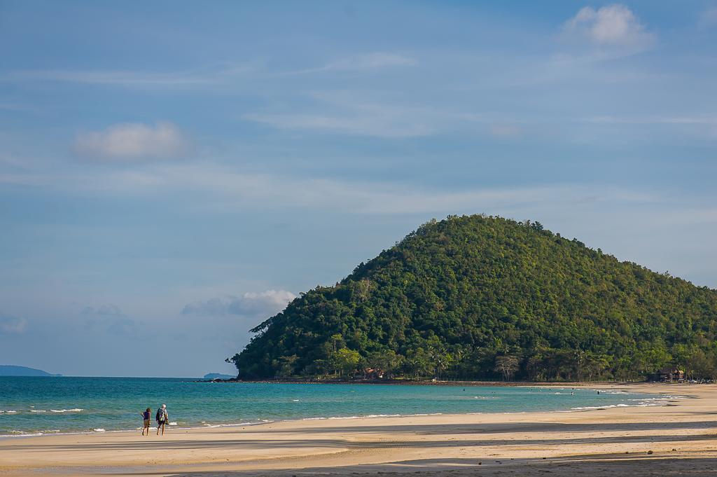 Baantalay Thungwualaen Hotel Pathiu Bagian luar foto