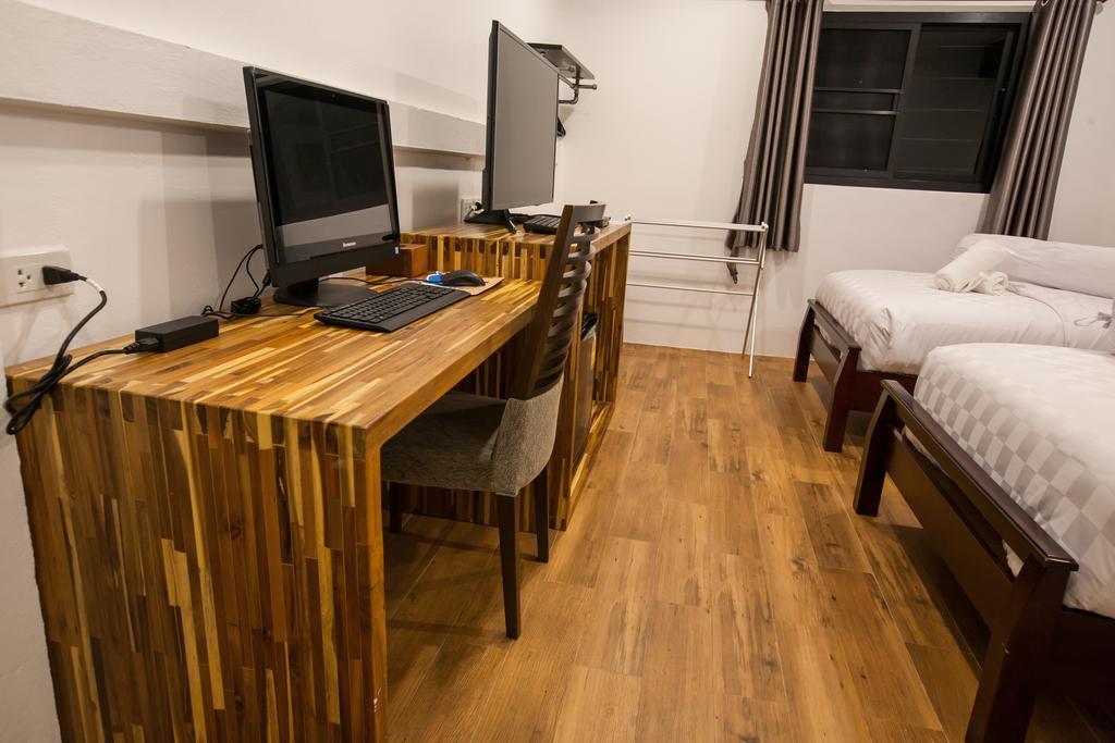 Baantalay Thungwualaen Hotel Pathiu Bagian luar foto